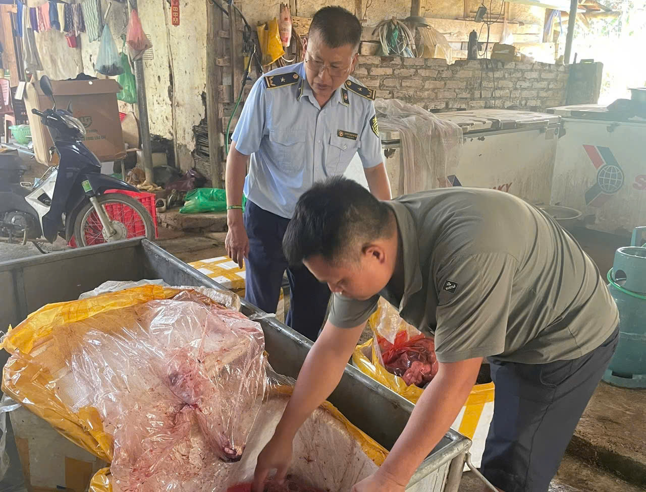 Sơn La: Phát hiện, thu giữ 150 kg nội tạng động vật không rõ nguồn gốc, xuất xứ