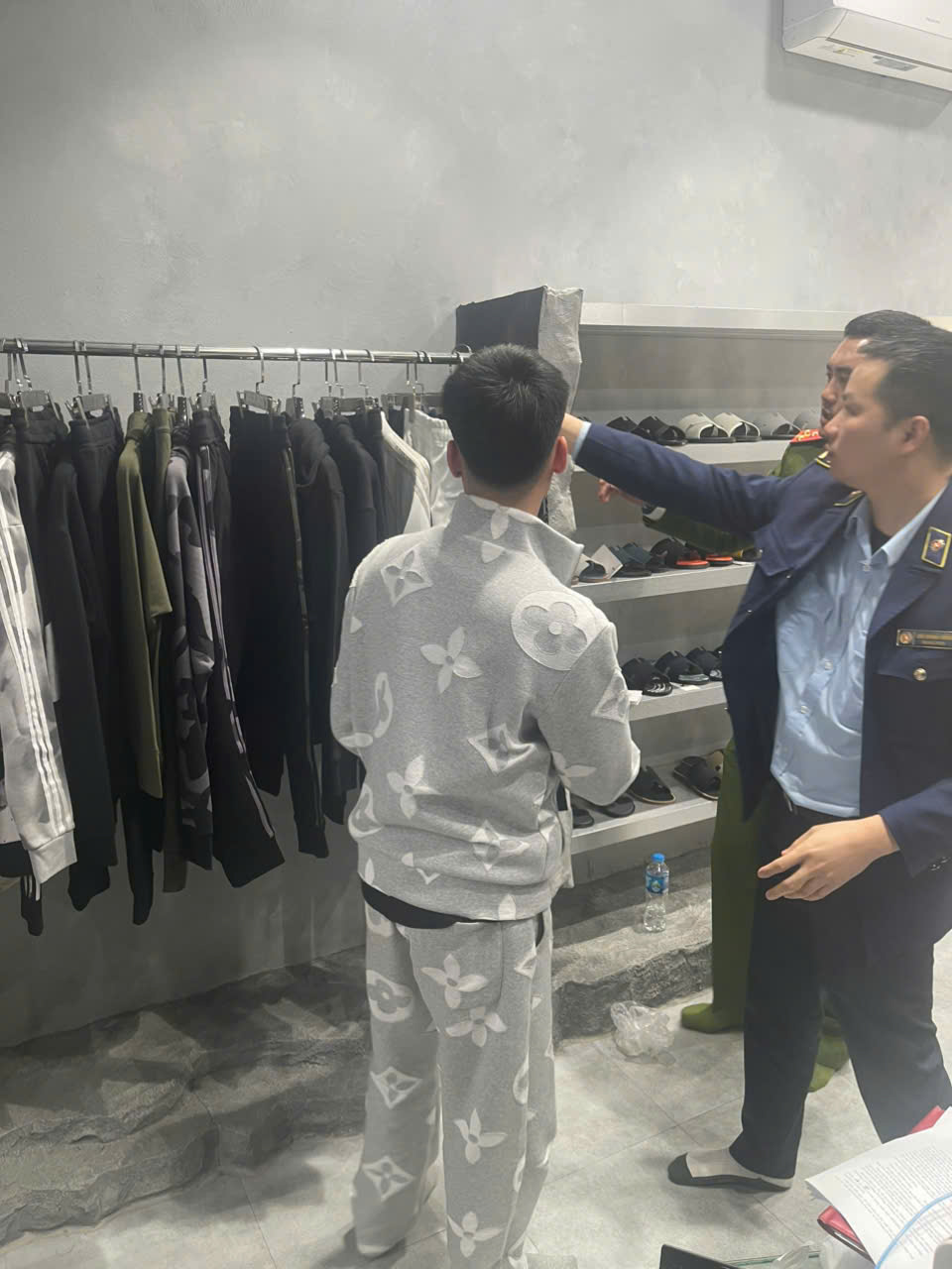 Đội QLTT số 2 tăng cường kiểm tra kiểm soát thị trường trước Tết Nguyên đán Bính Ngọ năm 2026